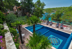 Отель Villa Mamako  Милна